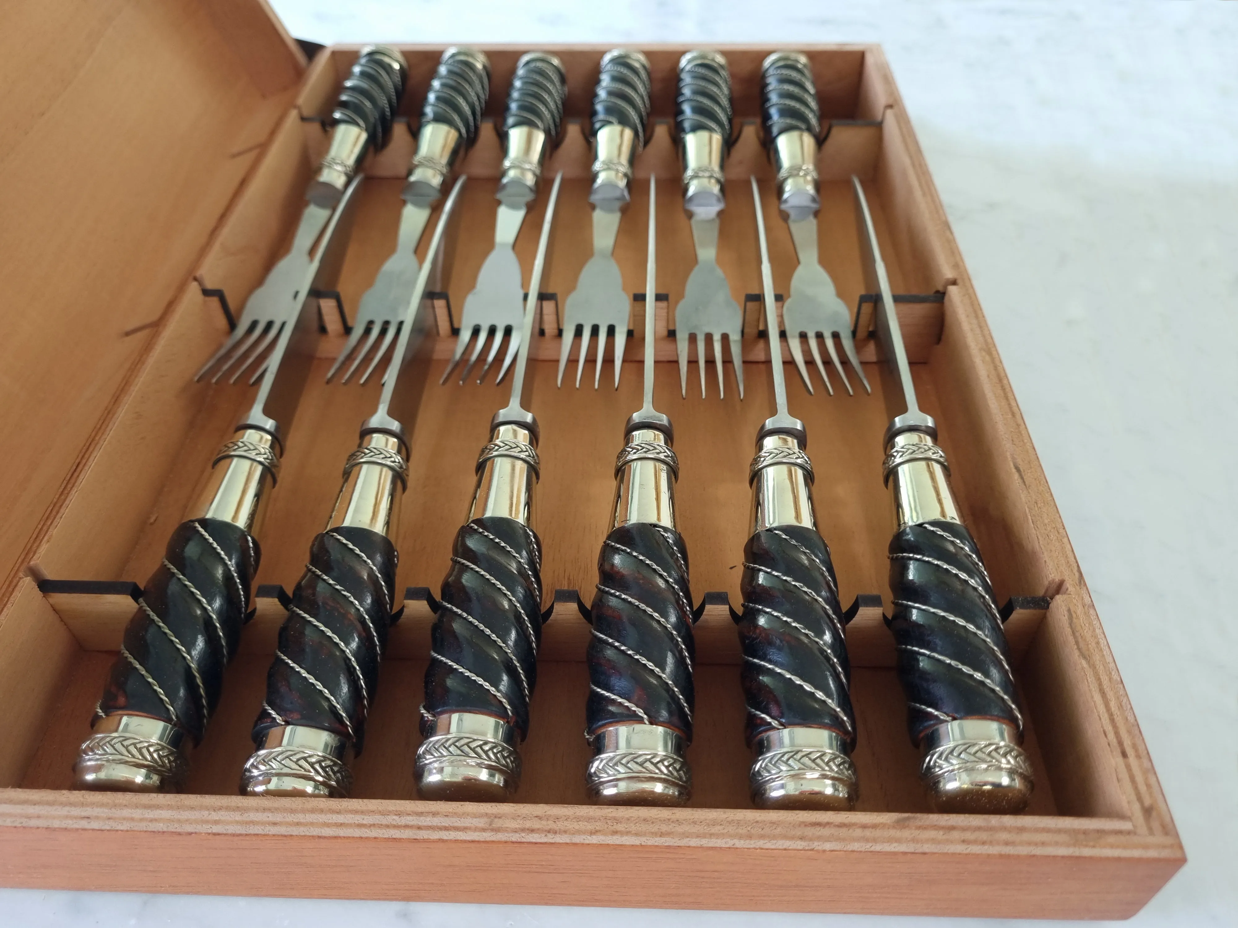 GALLONEADO WOODEN CUTLERY SET